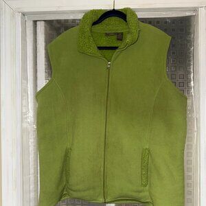 Jane Ashley Women's Stylish Green vest with fleece lining.2X
